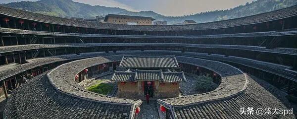 永定土楼在哪个省
:福州到永定土楼自驾游有哪些值得游玩的景点？