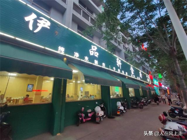 吸引顾客的广告语餐饮
:餐饮行业的广告怎么写吸引人？