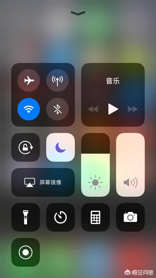 手机连接电视的方法
:iphone手机怎么连接家里的电视？