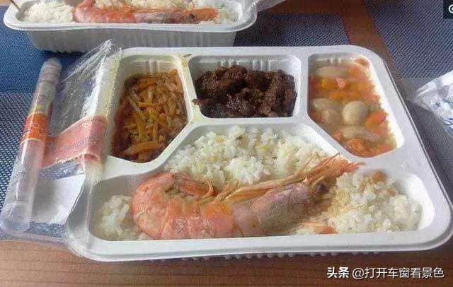 高铁怎么点外卖
:动车高铁盒饭卖到60元/份，合理吗？