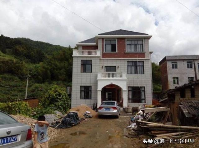 公路商店是干嘛的
:在公路旁边有160平方的门面可以做什么生意，在农村？