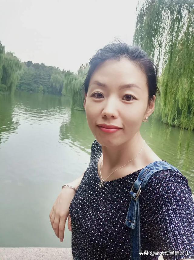 大明湖在哪里个城市
:杭州西湖与济南大明湖同为免费景区，哪一个更值得去？